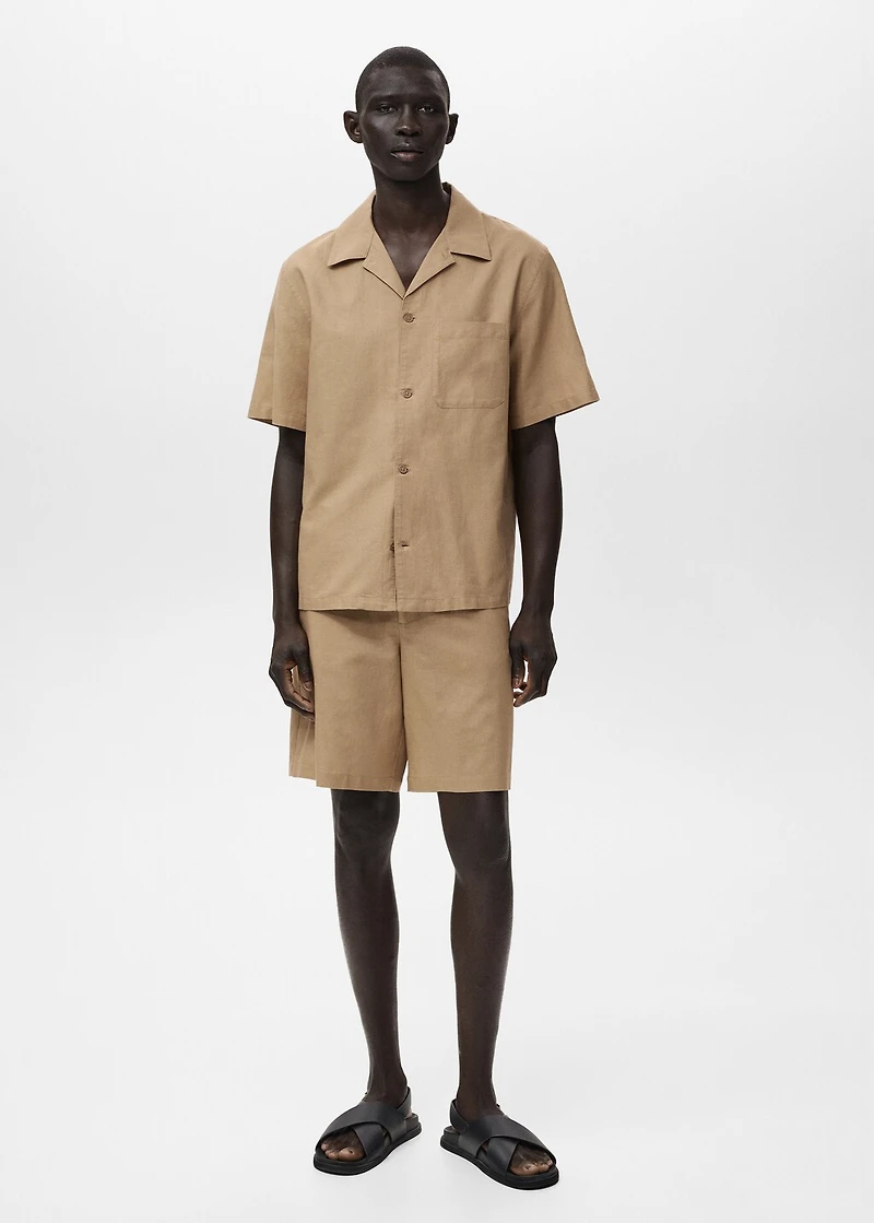 Linen shirt with bowling collar and pocket