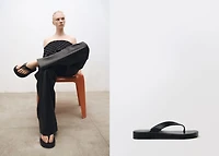 Leather straps sandals