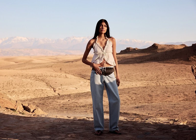 Top with bow closure