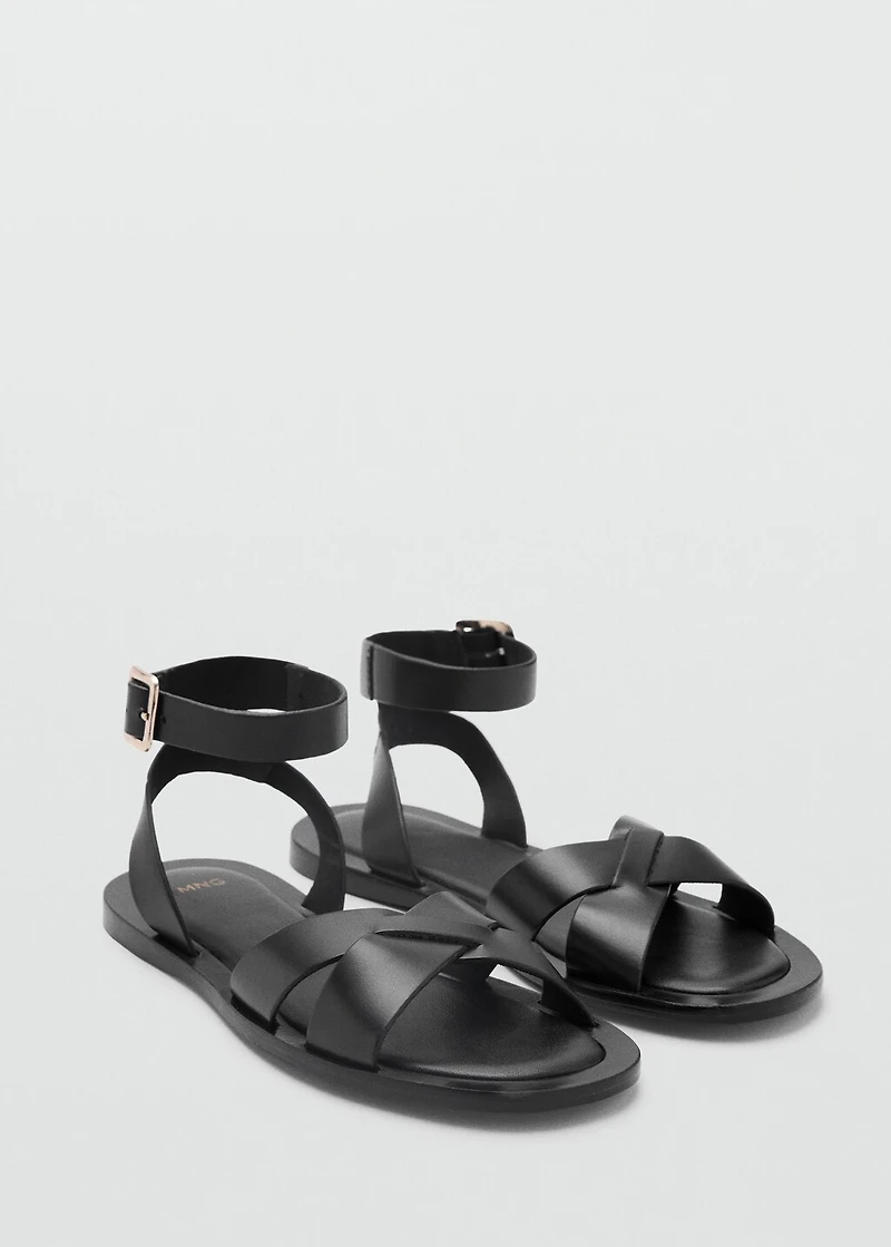 Leather sandals with buckle strap