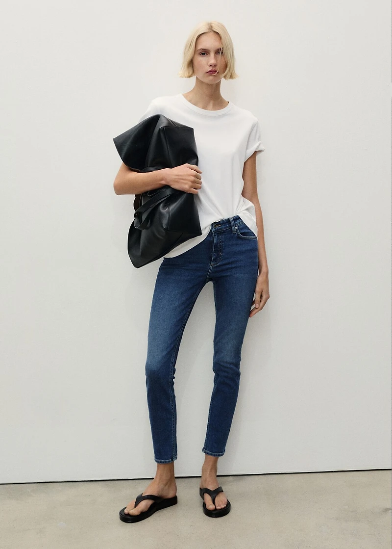 Mid-rise skinny jeans