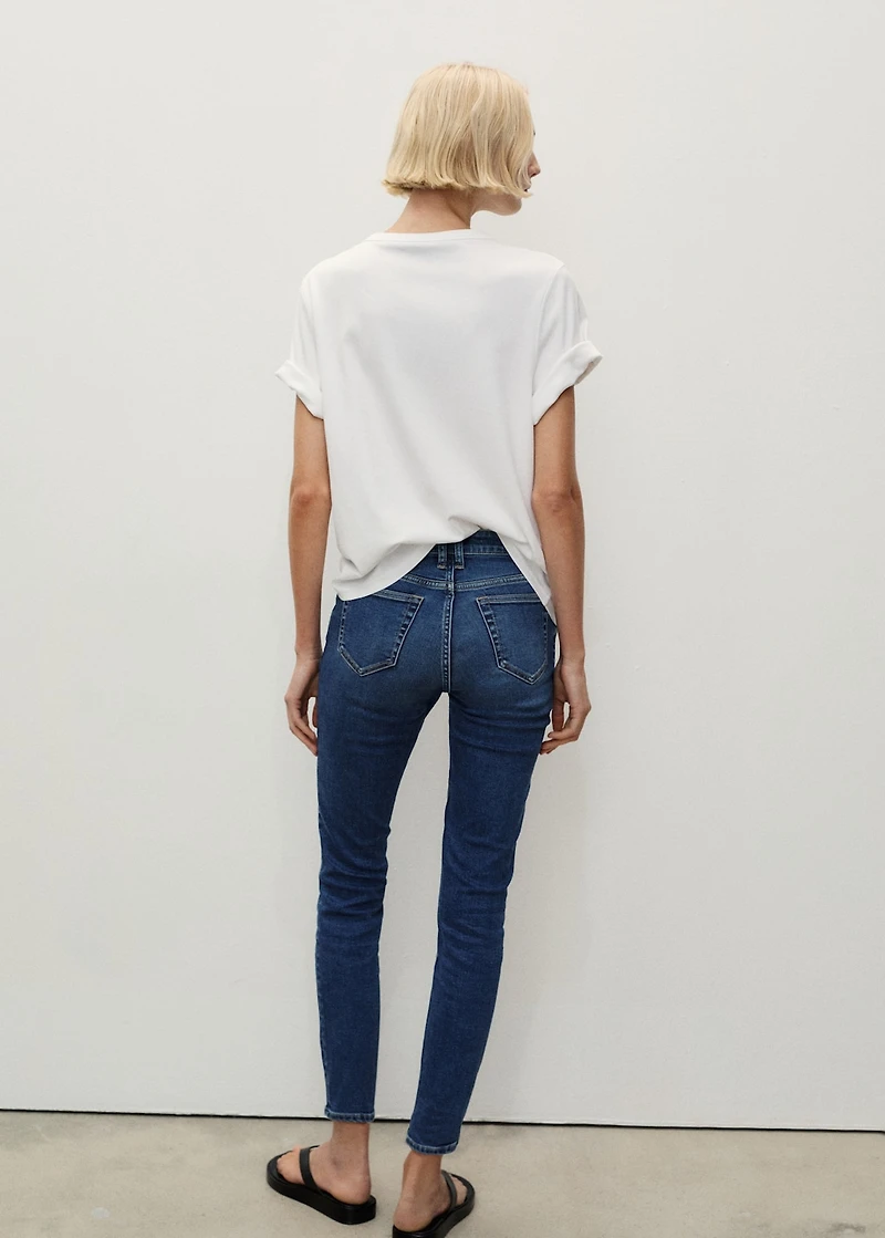 Mid-rise skinny jeans