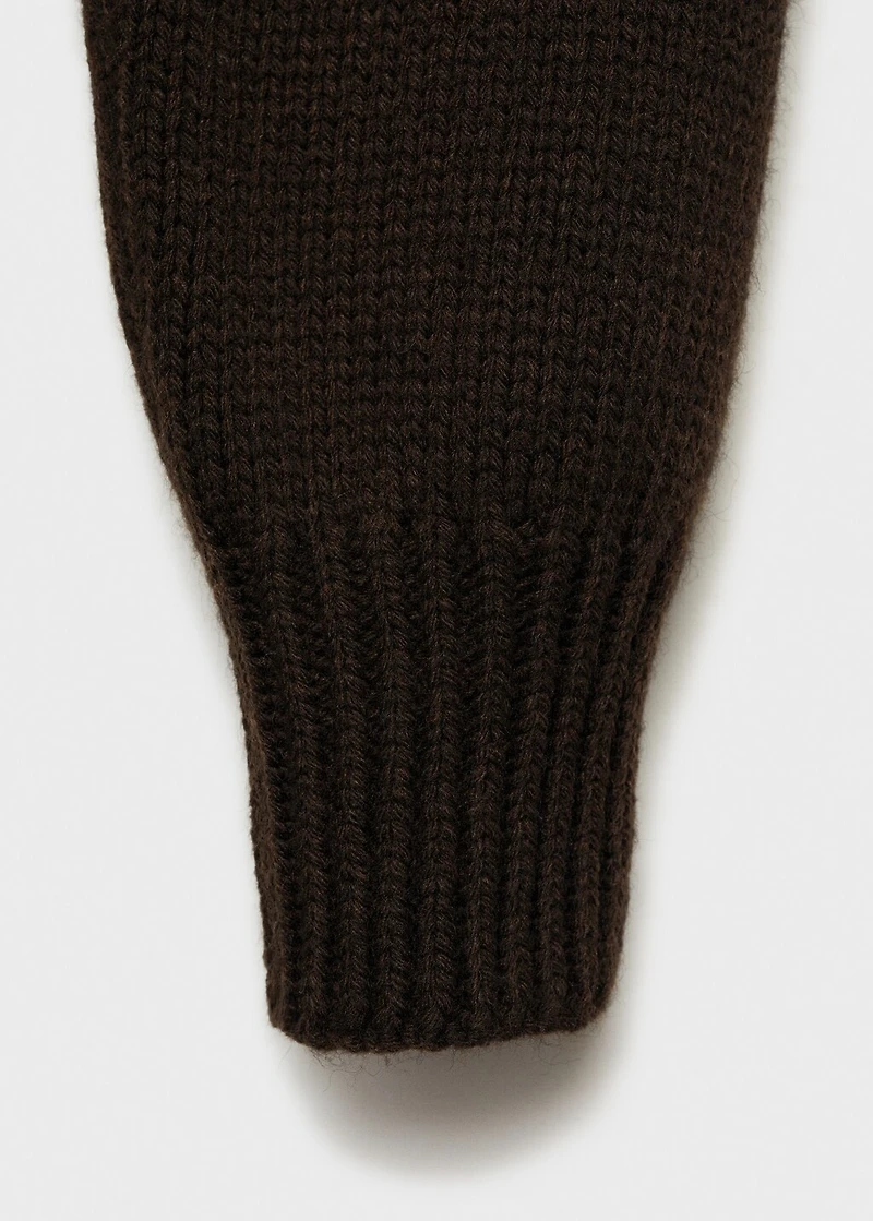 Chunky-knit sweater with ribbed trims