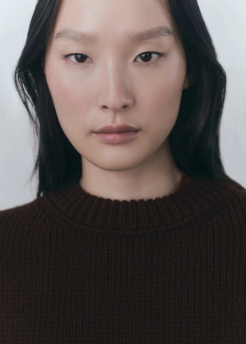 Chunky-knit sweater with ribbed trims