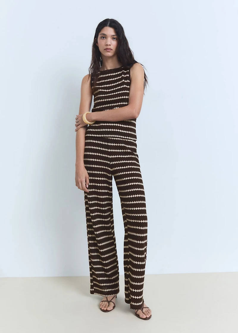 Knitted top with geometric print