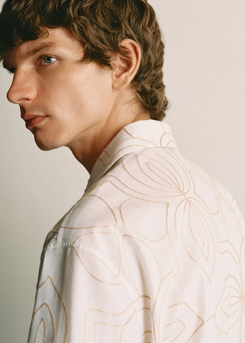 Shirt with embroidered bowling collar
