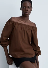 Cotton blouse with gathered neck