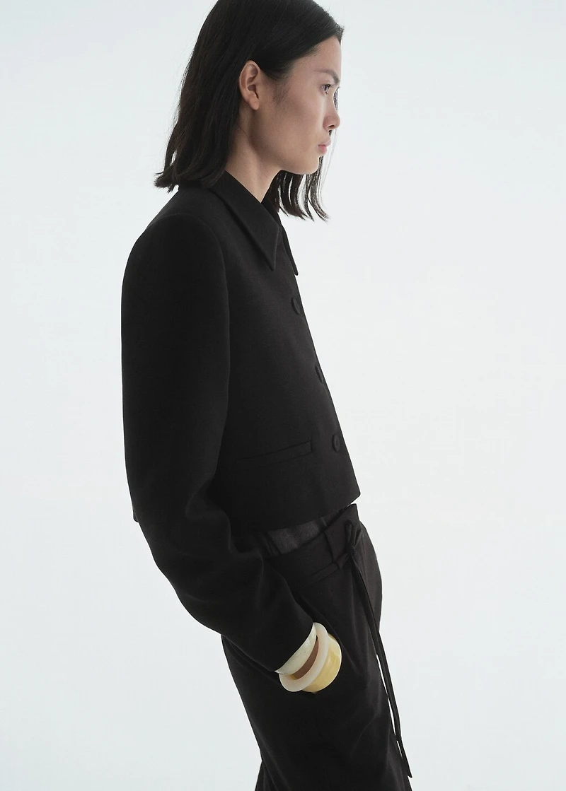 Suit blazer with lapels