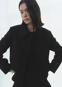 Suit blazer with lapels