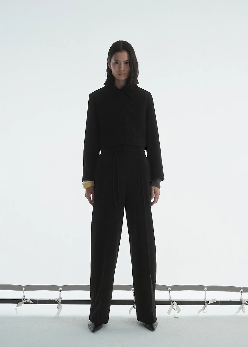 Suit blazer with lapels