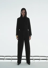 Suit blazer with lapels