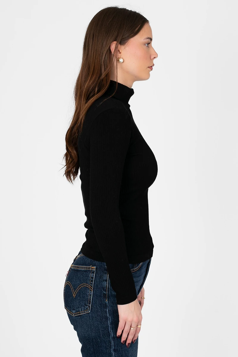 C'est Moi® Ribbed Turtleneck