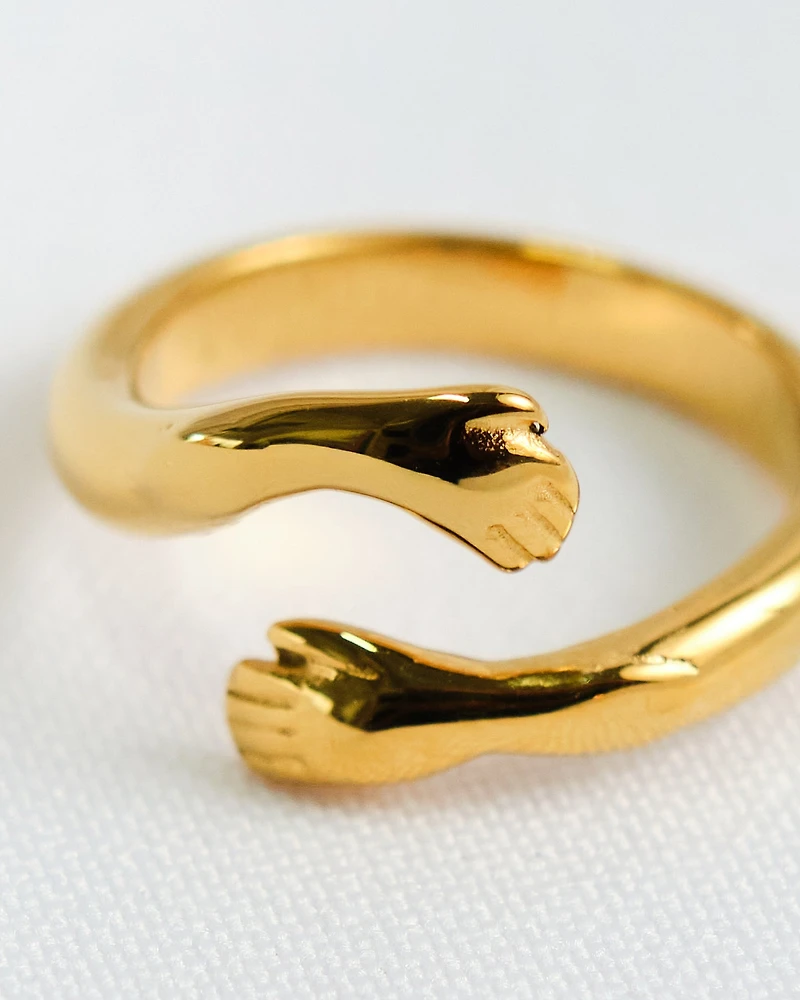 Free Hugs Ring