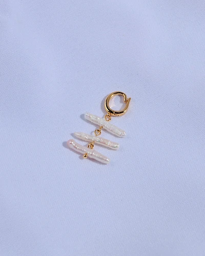 18K Plated Tres Perlas Charm