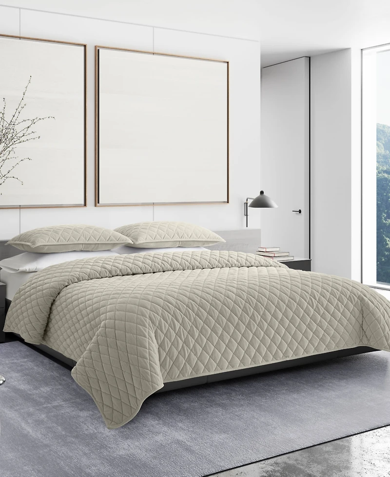 Closeout! Vera Wang Diamond Velvet Reversible 3 Piece Quilt Set
