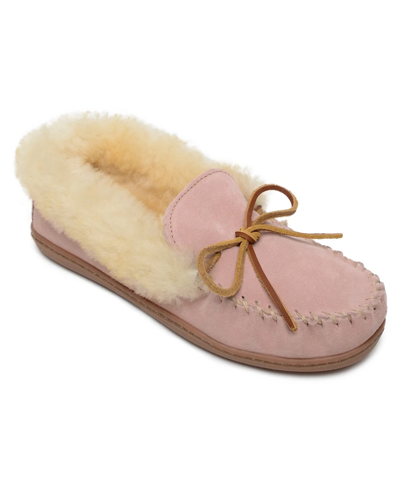 Minnetonka Women's Alpine Sheepskin Slippers