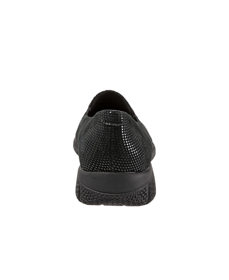 Trotters Universal Sneaker