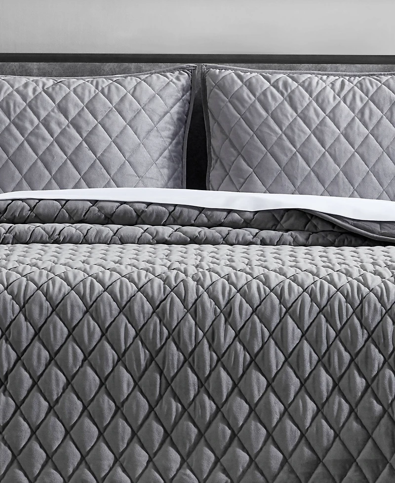 Vera Wang Diamond Velvet 3 Piece Quilt Set