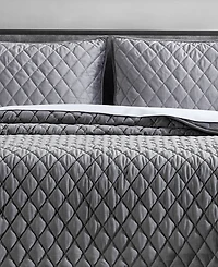 Vera Wang Diamond Velvet 3 Piece Quilt Set