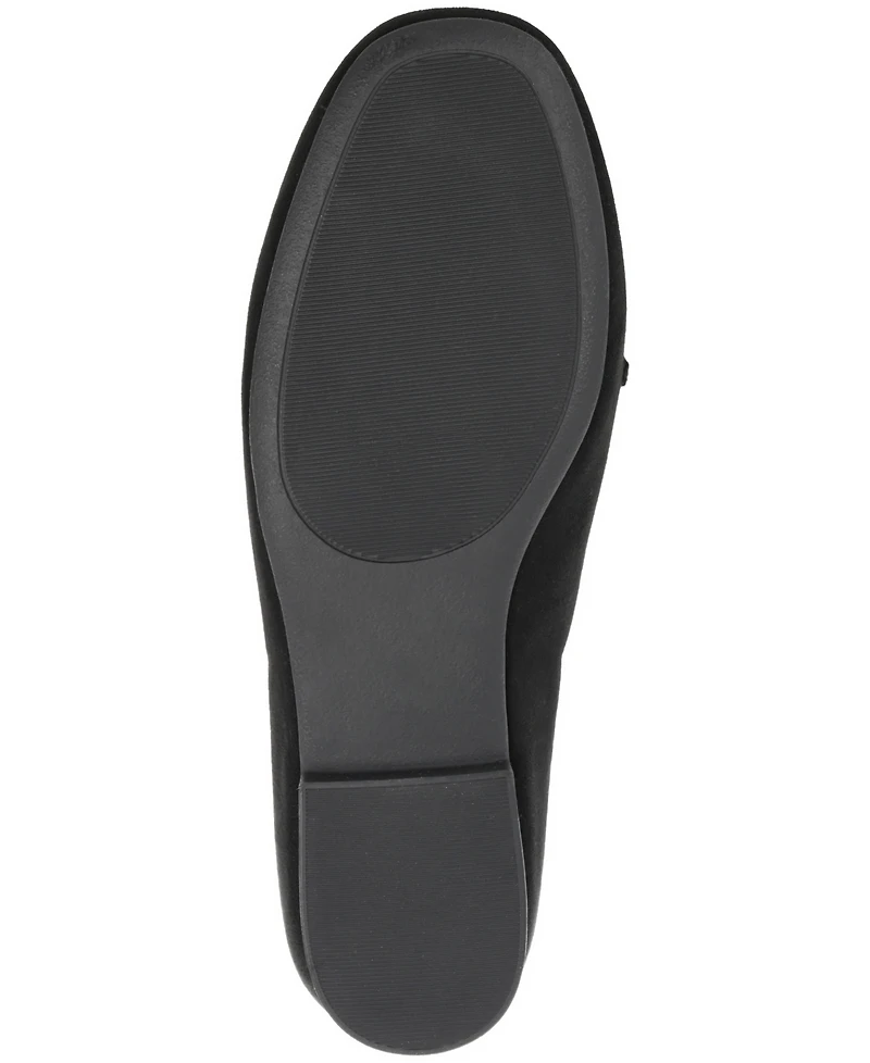 Journee Collection Women's Cordell Chain Detail Loafers