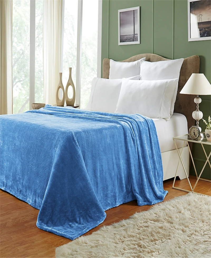 Superior Wrinkle Resistant Plush Fleece Blanket