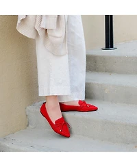 Journee Collection Women's Muriel Bow Detail Pointed Toe Flats