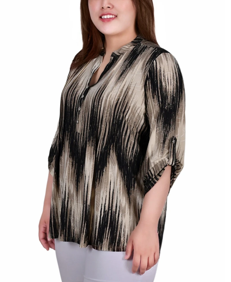 Plus 3/4 Roll Tab Sleeve Y-Neck Top