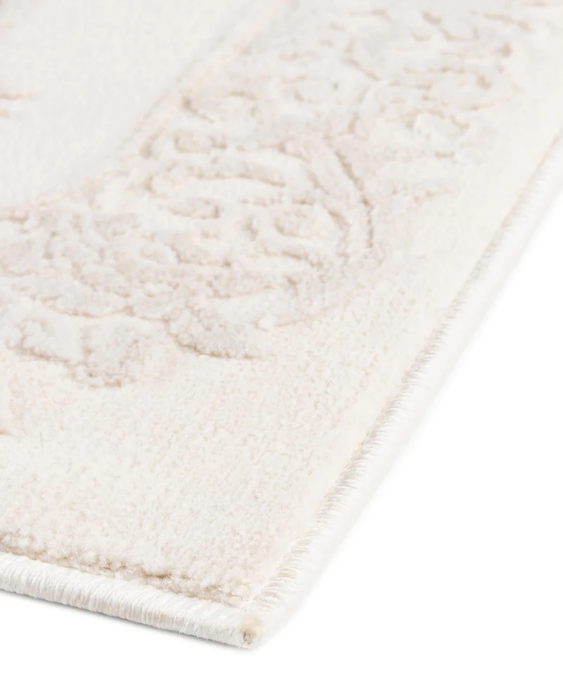 Bayshore Home Islin ISL04 5'3" x 8' Area Rug