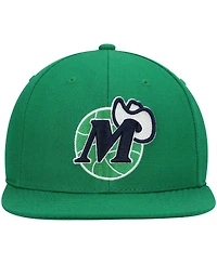 Men's Mitchell & Ness Green Dallas Mavericks Hardwood Classics Team Ground 2.0 Snapback Hat