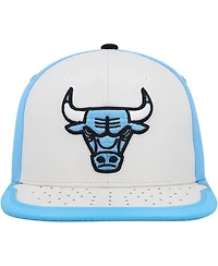 Men's Mitchell & Ness White, Light Blue Chicago Bulls Day One Snapback Hat