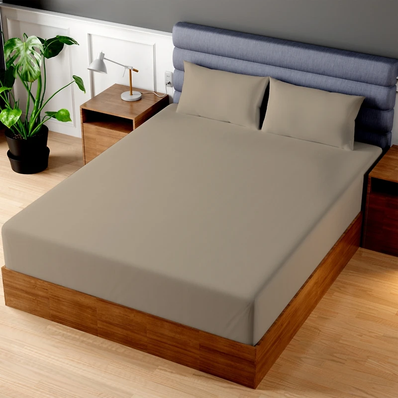 Luxurious Hotel Quality Fitted Sheet – 100% Cotton Ultra Soft and Skin Friendly– Easy Care & Snug Fit- Taupe