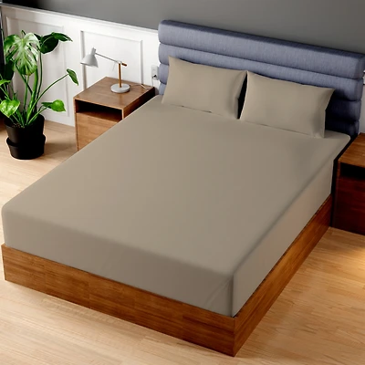 Luxurious Hotel Quality Fitted Sheet – 100% Cotton Ultra Soft and Skin Friendly– Easy Care & Snug Fit- Taupe