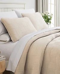 Southshore Fine Linens Grid 3-Pc. Quilt Set, Queen