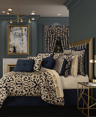J Queen New York Biagio 4 Piece Comforter Set, Queen