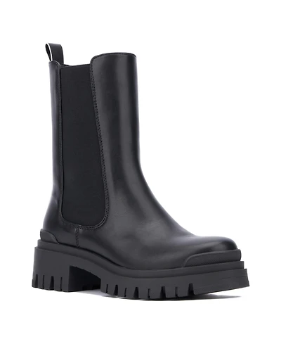 Women's Lola- Lug Sole Chelsea Boots