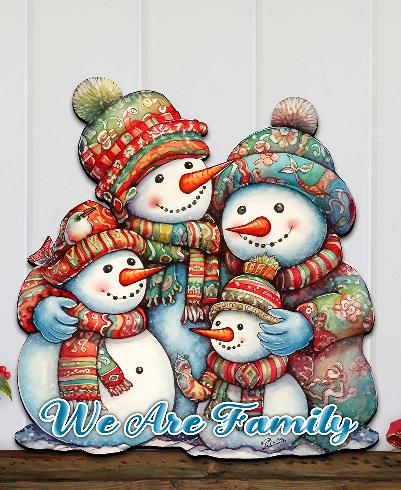 Designocracy Snowman's Family Christmas Wooden Wall Decor Door Decor G. DeBrekht