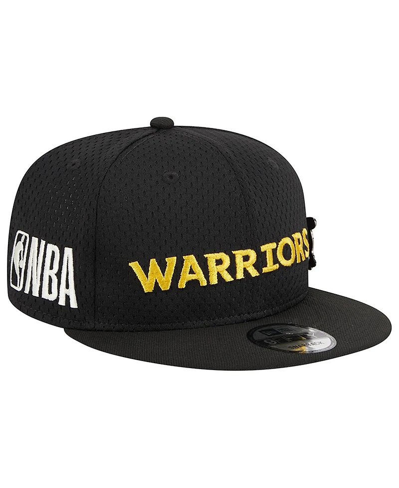 Men's New Era Black Golden State Warriors Post-Up Pin Mesh 9FIFTY Snapback Hat