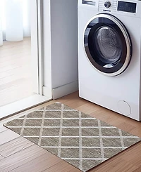 Dalyn York Washable YO1 1'8" x 2'6" Area Rug