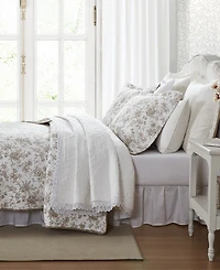 Laura Ashley Walled Garden Cotton Reversible 3-Piece Quilt Set, Full/Queen