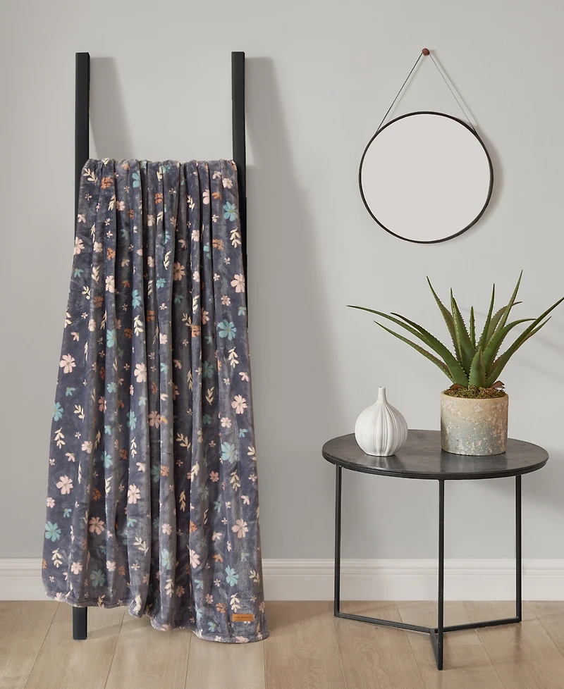 Lucky Brand Floral Tossed Blooms Plush Throw, 50" x 70"