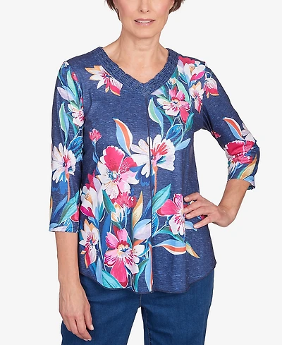 Alfred Dunner Petite in Full Bloom Placed Floral V-neck Top