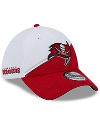 Men's New Era White, Red Tampa Bay Buccaneers 2023 Sideline 39THIRTY Flex Hat