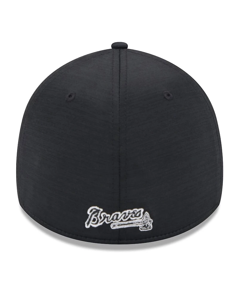 Men's New Era Black Atlanta Braves 2024 Clubhouse 39THIRTY Flex Fit Hat