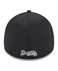 Men's New Era Black Atlanta Braves 2024 Clubhouse 39THIRTY Flex Fit Hat