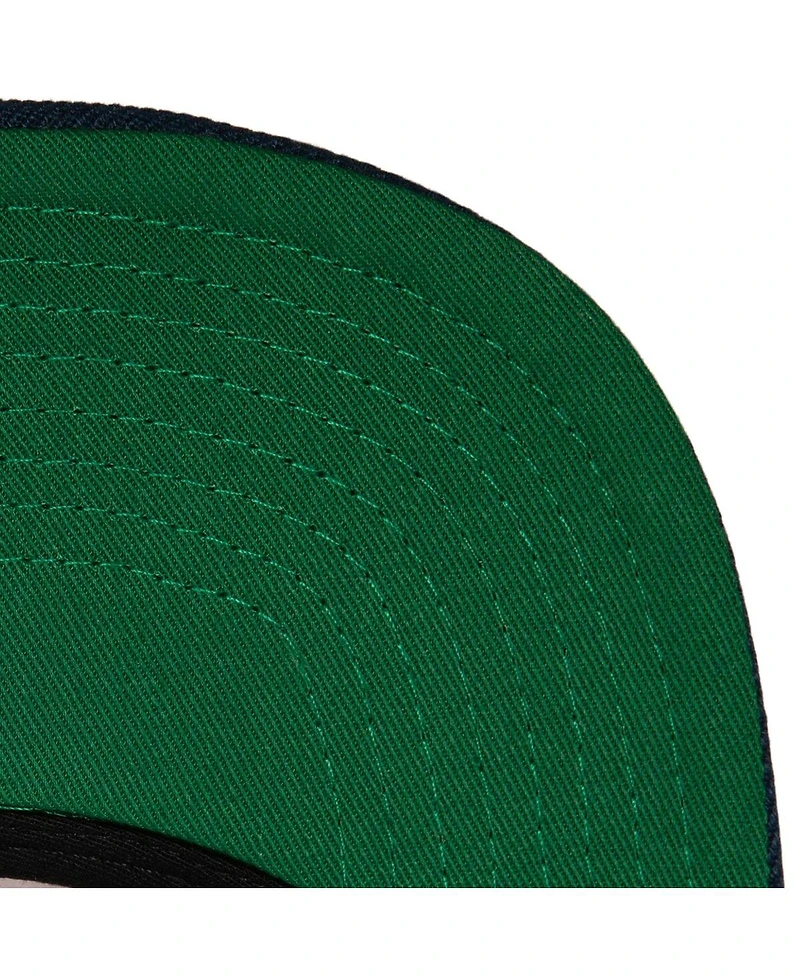 Men's Mitchell & Ness Red Montreal Canadiens Core Team Ground 2.0 Snapback Hat