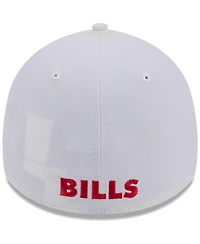 New Era Men's White Buffalo Bills Throwback 39Thirty Flex Hat