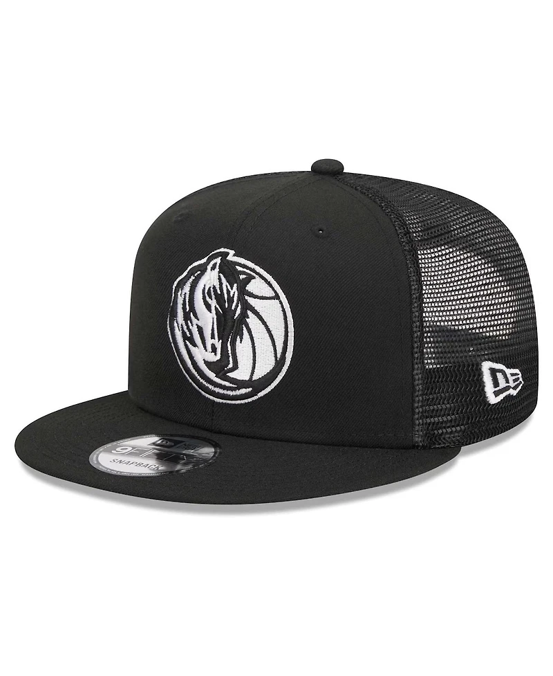 New Era Men's Black Dallas Mavericks Evergreen 9FIFTY Trucker Snapback Hat