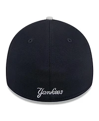 New Era Men's Navy New York Yankees 2024 Batting Practice 39THIRTY Flex Hat