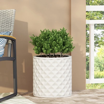 Cohesive Outdoor Decor Tie with Effortless Assembly