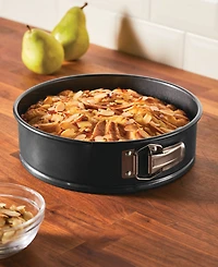 Farberware Bake with Mickey Mouse 9-Inch Springform Pan